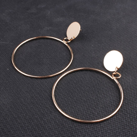 Boucles d’oreilles cercle minimalistes – élégantes & tendance